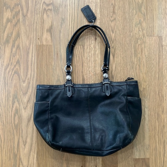 Coach Women’s Black Leather Pleated Gallery Luxury Purse Shoulder Bag - Picture 2 of 12